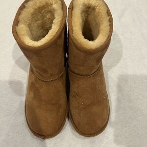 UGG Kids Classic Short Boots - Chestnut Brown 1014